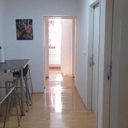 Ela Gar 5 Homestay szállás Garsten